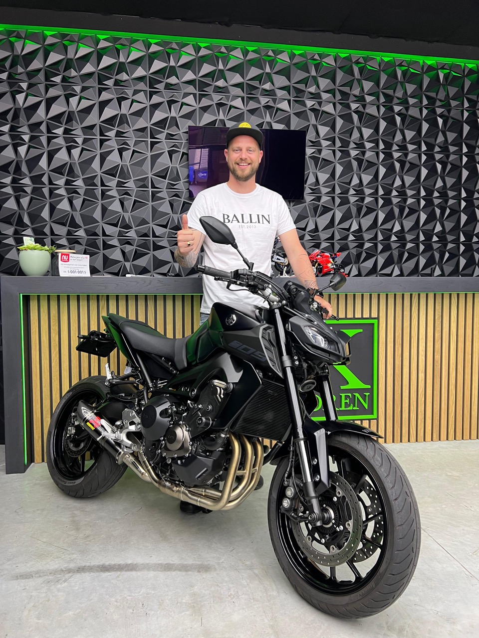 24f0124d-389f-4f6a-84a1-21ab8f918e8b groot